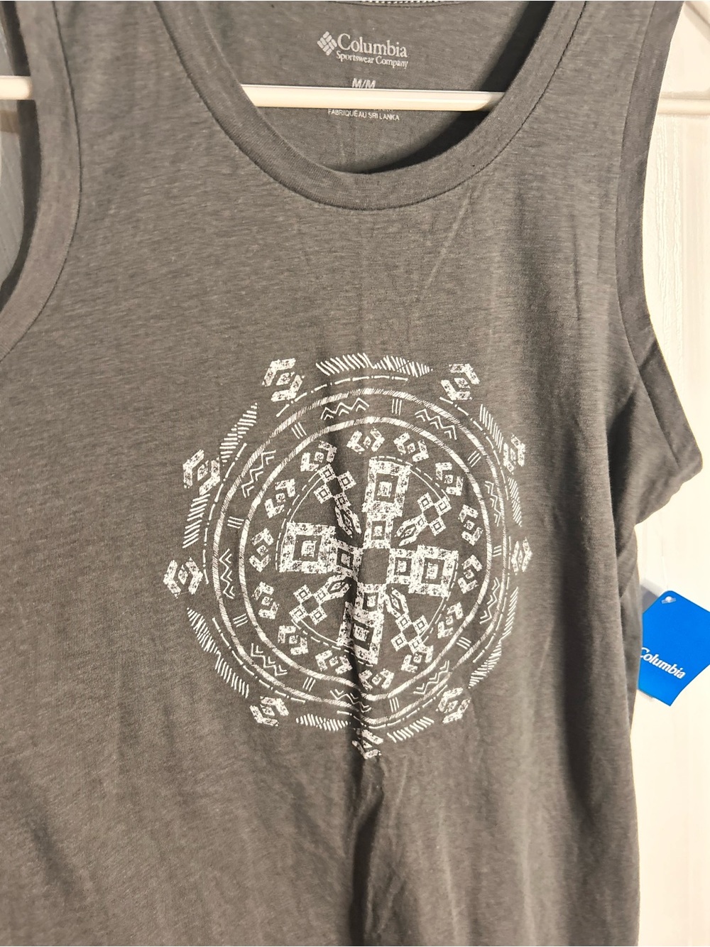 Columbia Women’s Size Medium Gray Graphic Sleeveless Tank Top NWT Lightweight - Picture 2 of 5